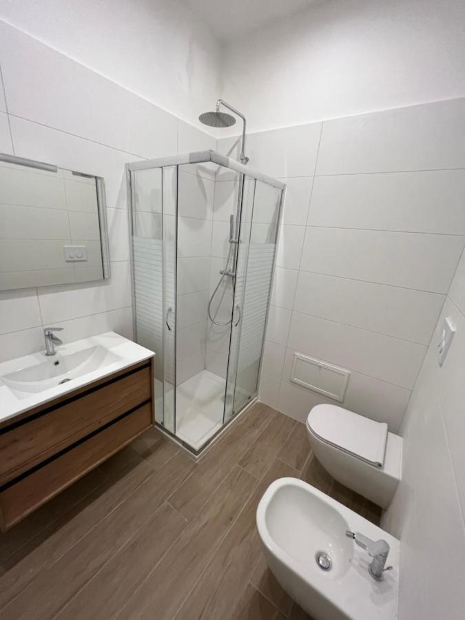 Citywise Vittorio - Independent Apartment Near Bari Central Station Bagian luar foto