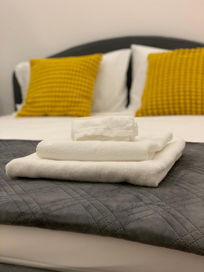 Citywise Vittorio - Independent Apartment Near Bari Central Station Bagian luar foto
