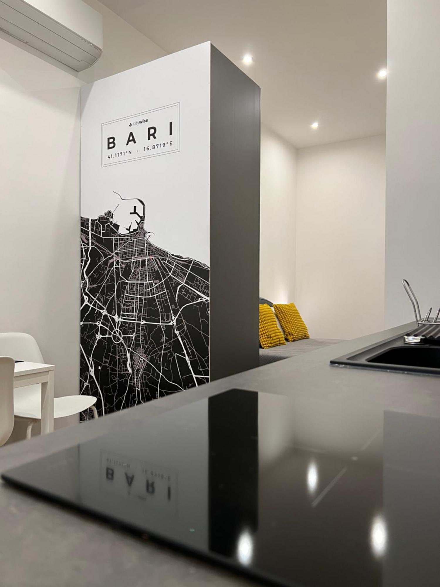 Citywise Vittorio - Independent Apartment Near Bari Central Station Bagian luar foto